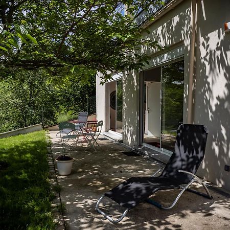 La Maison Sous Le Noyer Apartment Montessut Luaran gambar