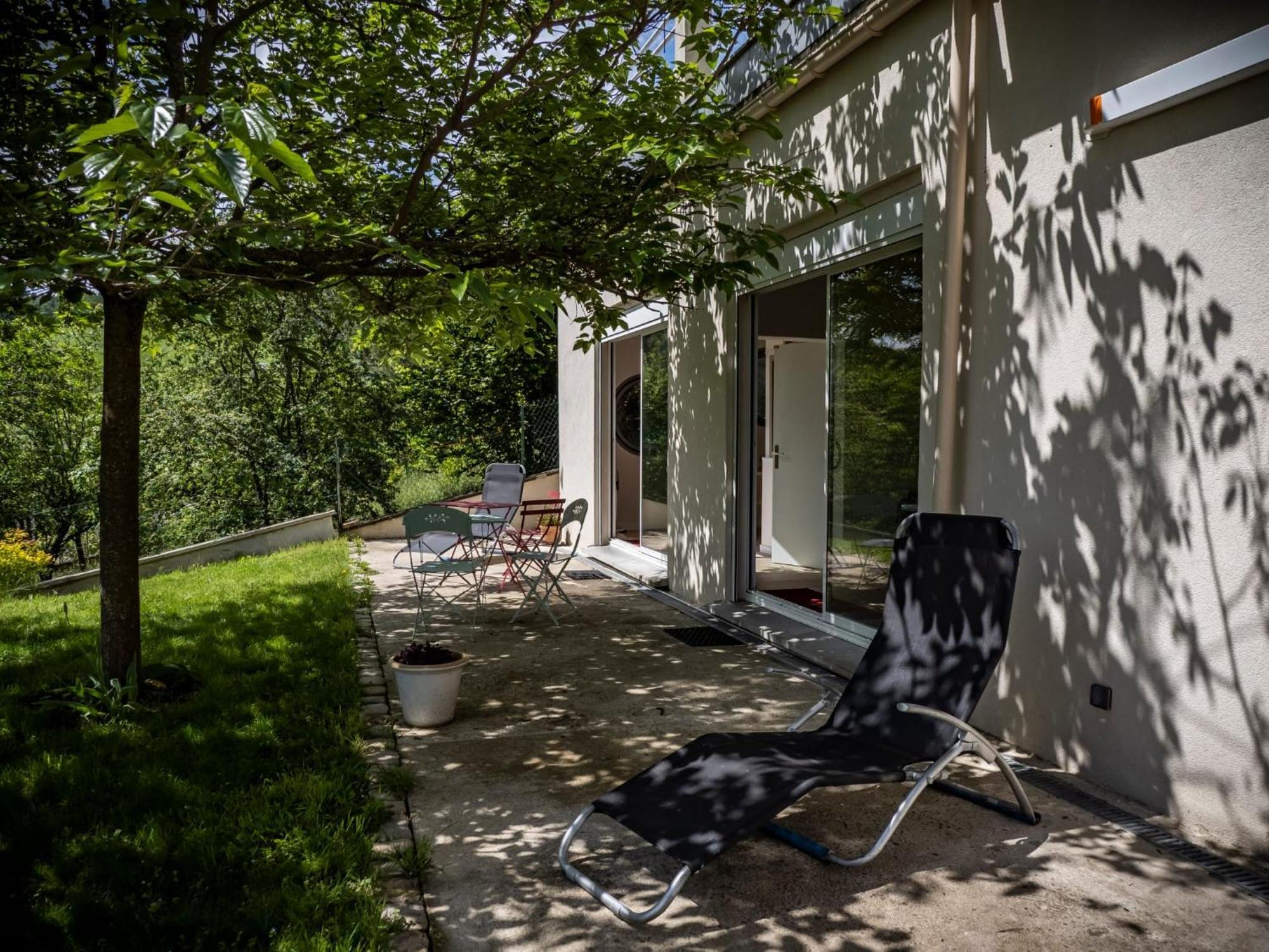 La Maison Sous Le Noyer Apartment Montessut Luaran gambar